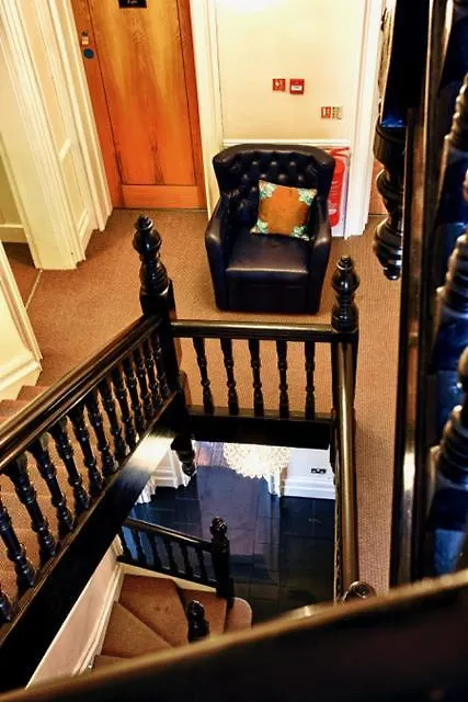 Space Boutique B&B - With Free Private Car Park-1